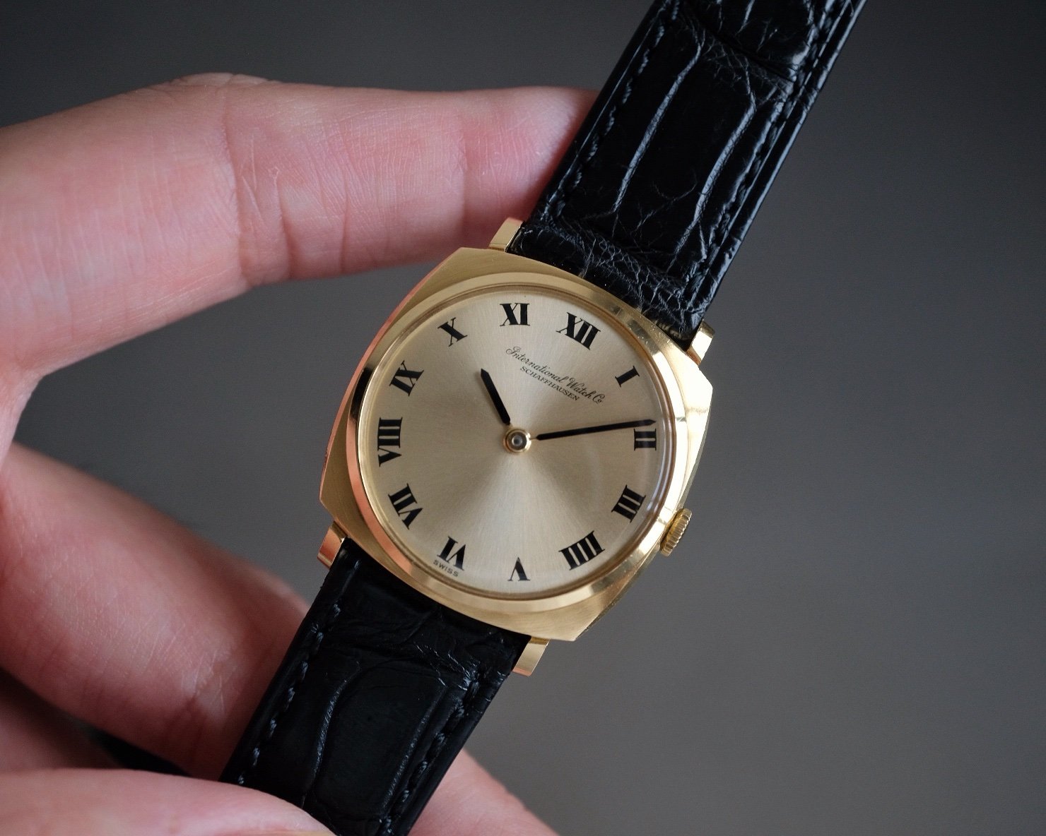IWC 18K YG Cushion Case Roman Numeral Dial Ref. 1418 - Image 3