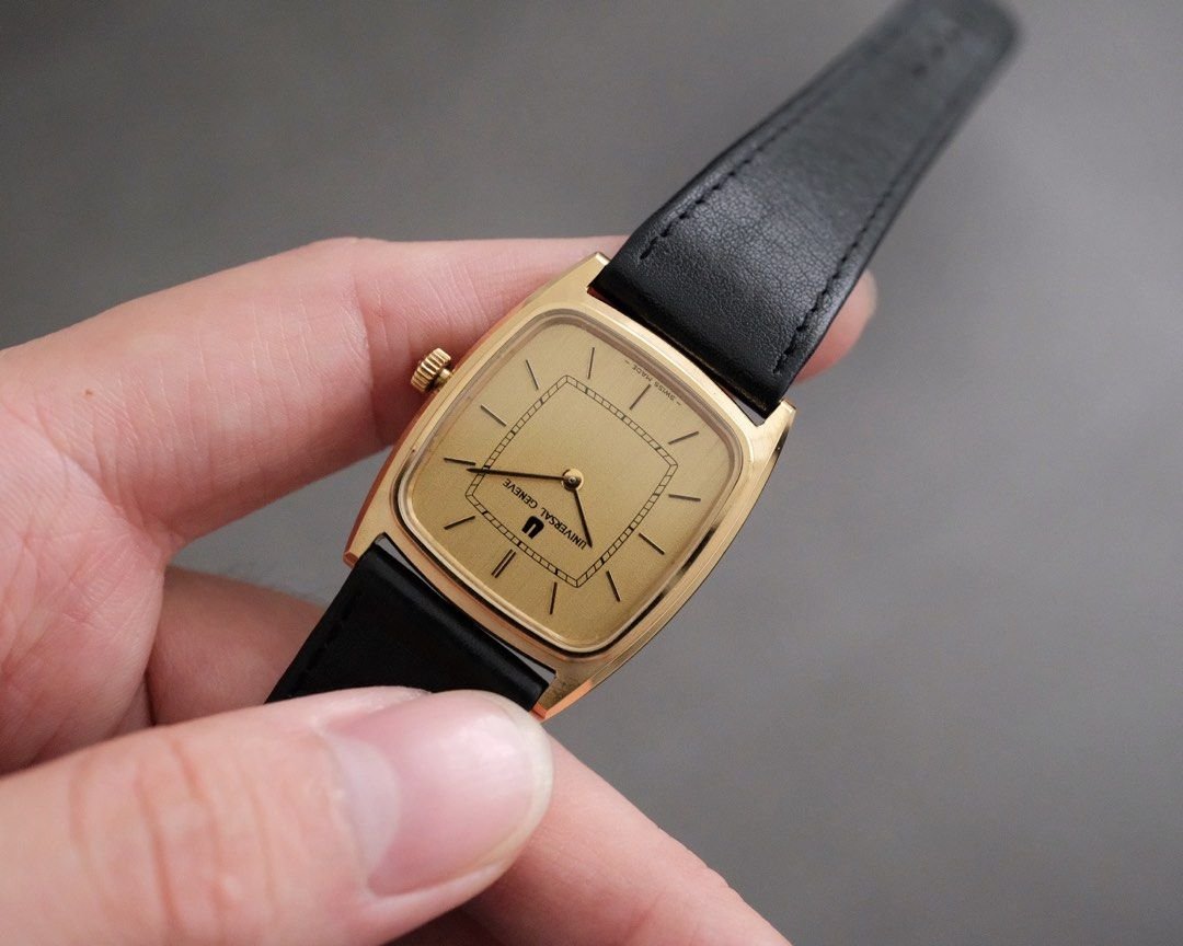 Vintage Universal Geneve Tank Tonneau Ref. 542145 - Image 3