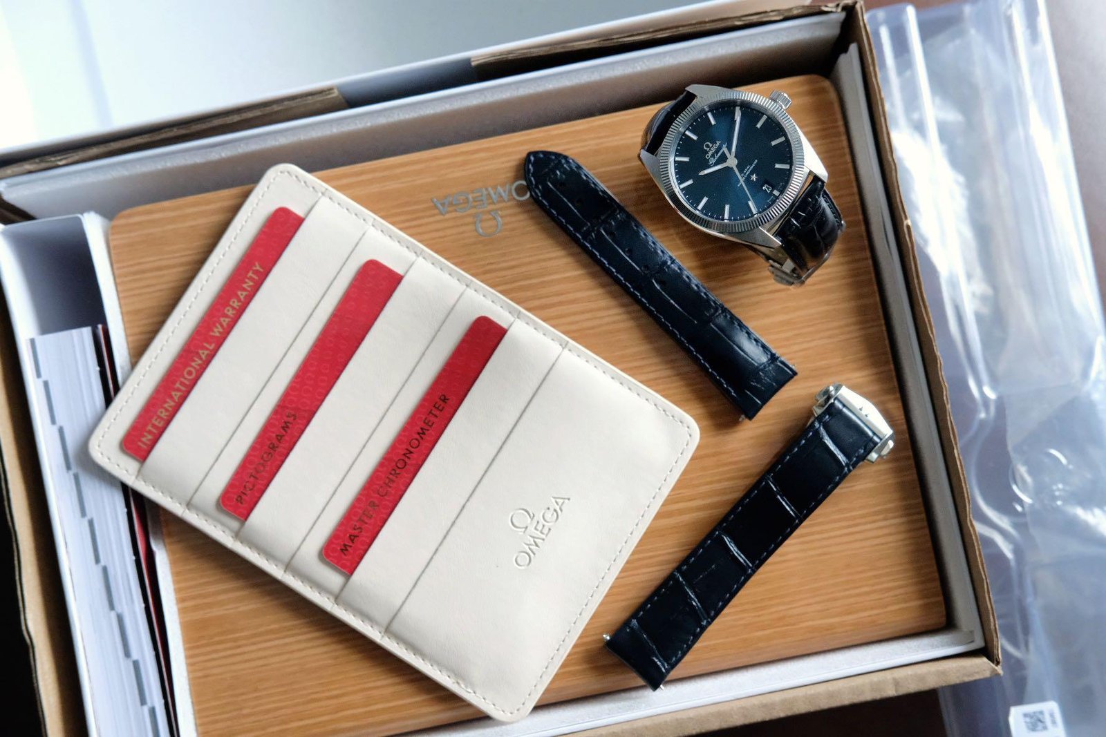 Omega Constellation Globemaster Blue Dial Ref. 130.33.39.21.03.001 - Image 8