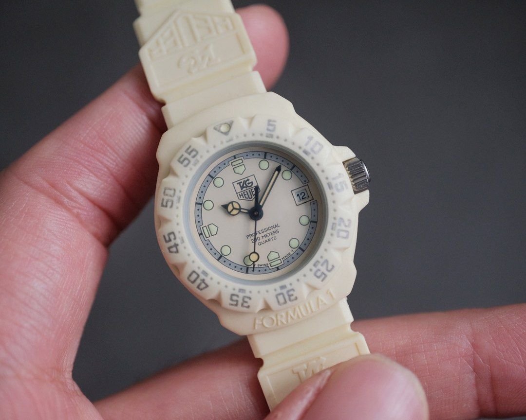 Tag Heuer Formula 1 Professional Date 200m White Cream Ref. 361.508